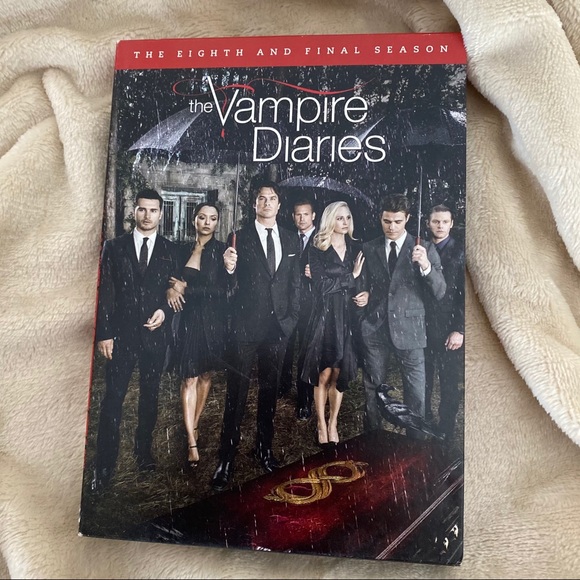THE VAMPIRE DIARIES The Eighth Season Eight DVD